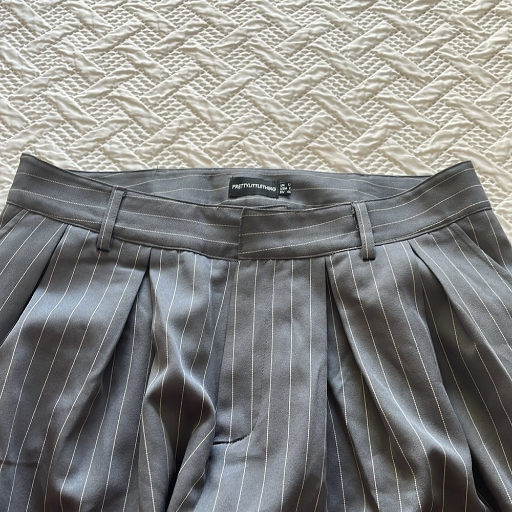 Pin stripped pants - Picture 2 of 5